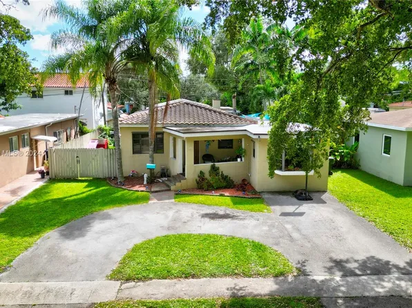 6350 NW 40th St, Virginia Gardens, FL 33166