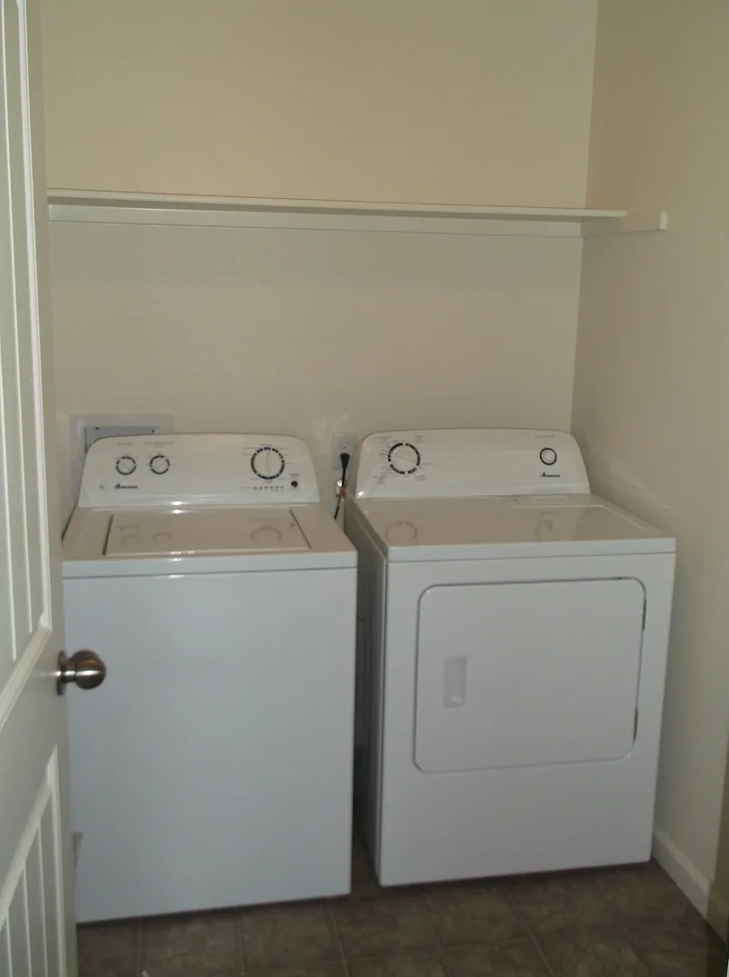 205 Hunters Way Apartments — Photo 4
