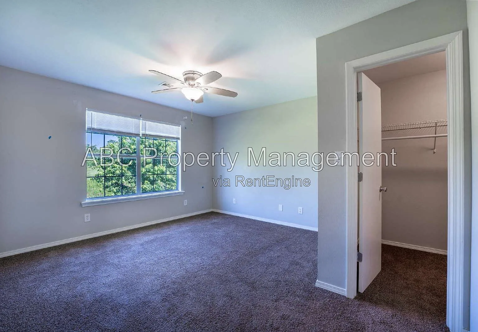3 bed, 1.5 bath, 1200 sqft, $1,500 — Photo 3