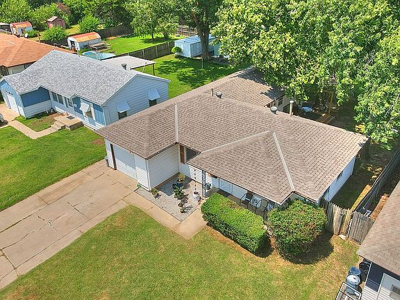 4th image of 4525 NW 43rd St