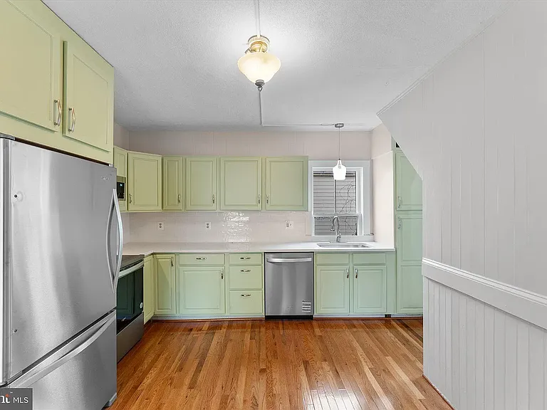 100 E Cecil St — Photo 2