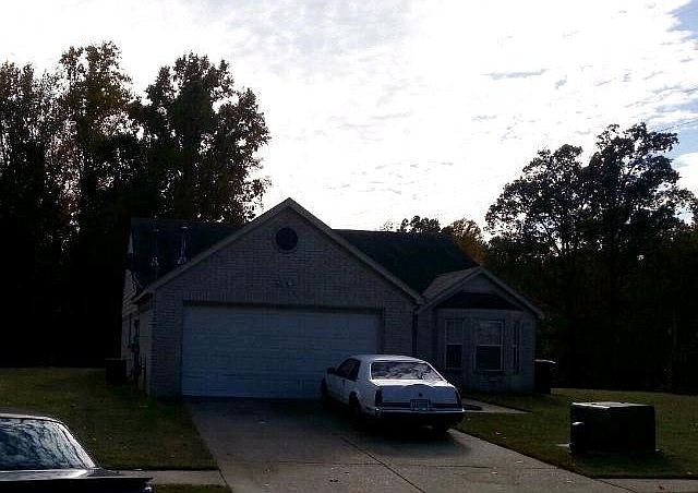 2nd image of 4055 Hampton Manor Cv