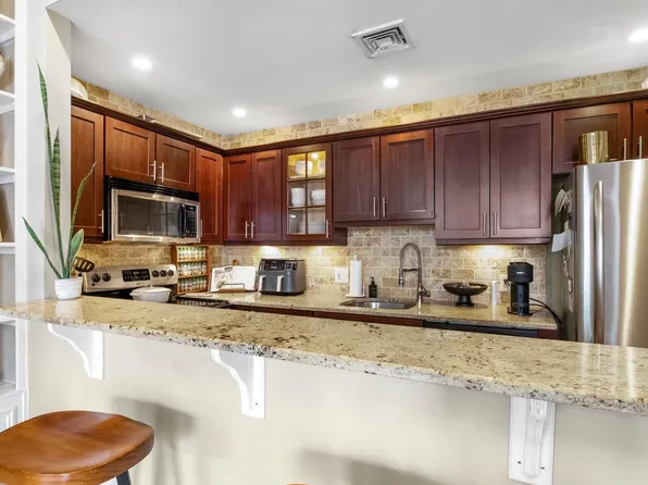 918 Spruce St APT 10, Philadelphia, PA 19107