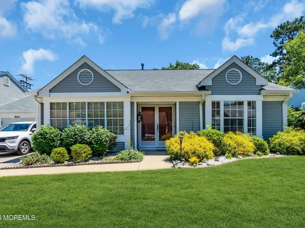 1013B Buckingham Drive, Manchester, NJ 08759