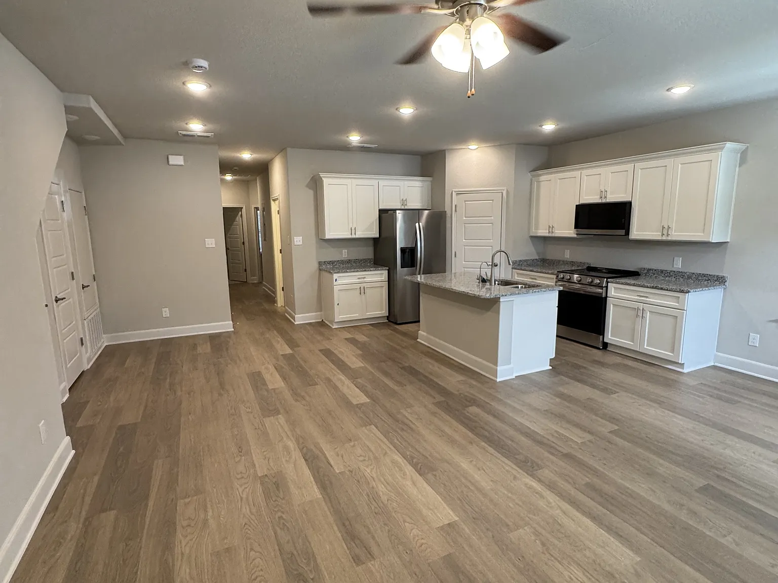7219 Magnolia Creek - 201 — Photo 3