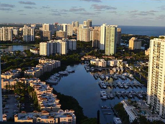 4th image of 3500 Mystic Pointe Dr #Penthouse 6