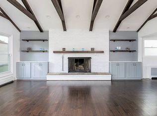 9 Pearl Dr, Plainview, NY 11803