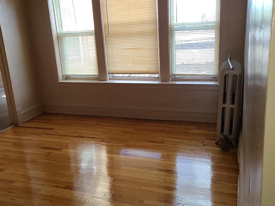 5552 W Gladys Ave #3FL