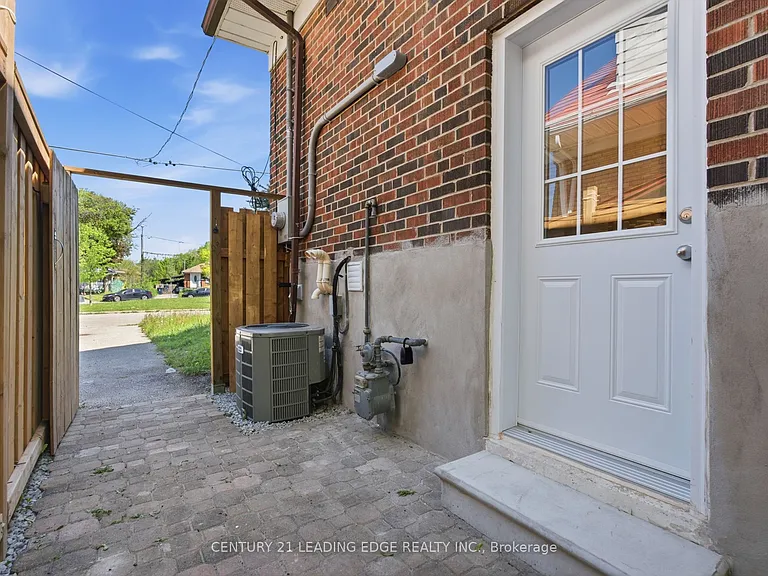 141 Roebuck Dr #LOWER LEVEL — Photo 2