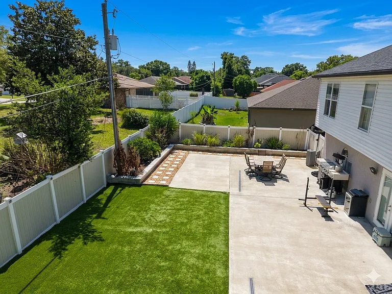 1530 Tivoli Dr — Photo 11