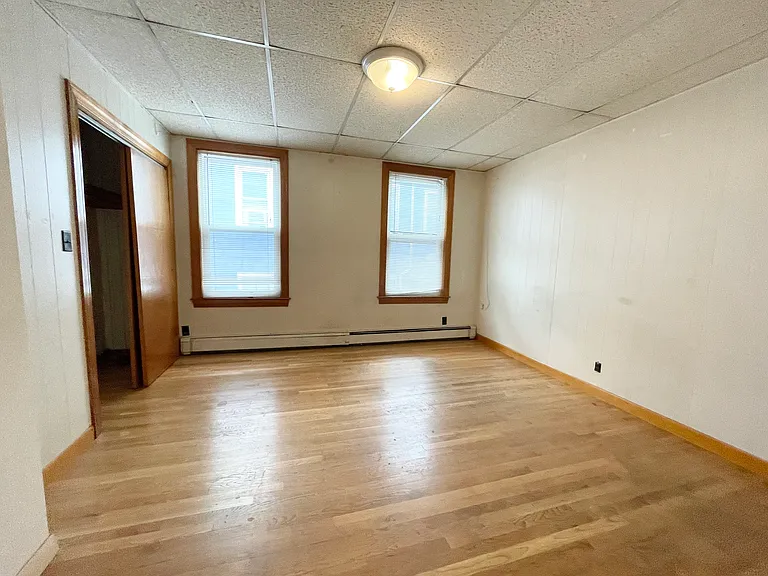 5 Oswald St #2L — Photo 6