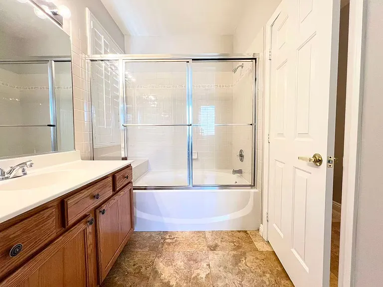 538 Los Hermanos St — Photo 15