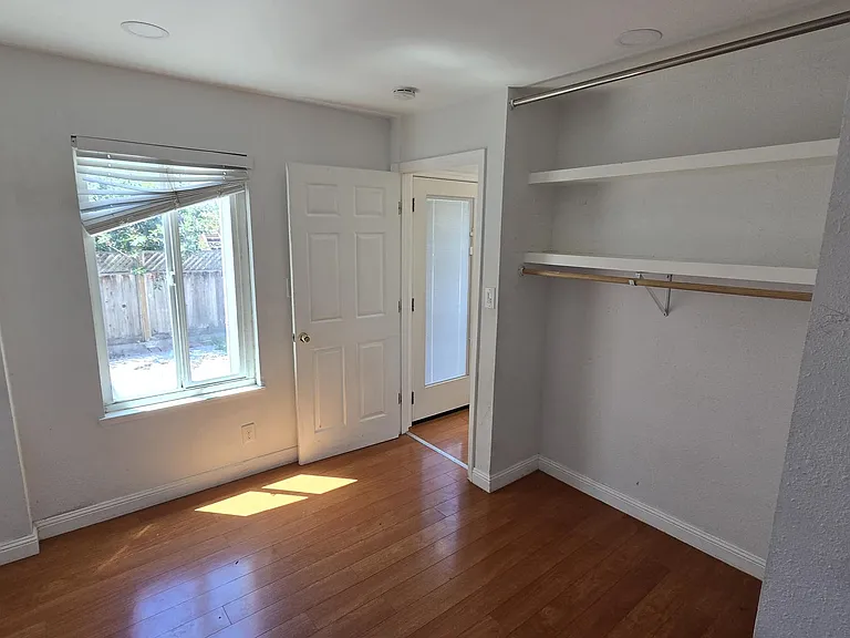 2 bed, 1.0 bath, 850 sqft, $3,250 — Photo 4