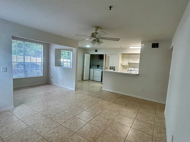 1620 Columbia Arms Cir #163 — Photo 3