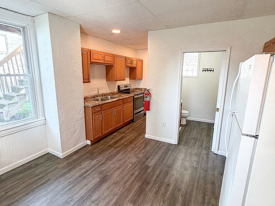 1st image of 135 N Hamilton Ave APT 2