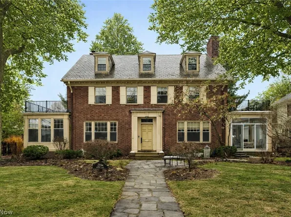 2334 Roxboro Rd, Cleveland Heights, OH 44106