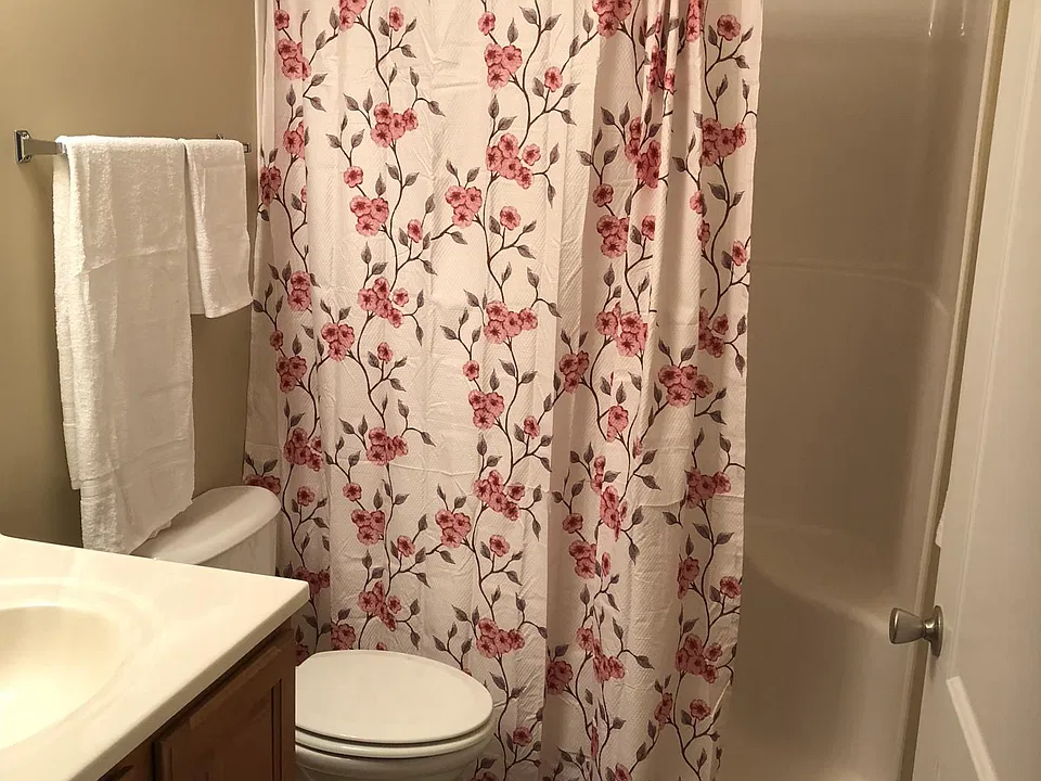 5 foot shower