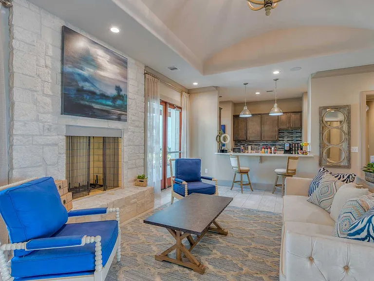 Catalon at Lago Mar I & II — Photo 28