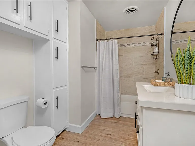 842 W Pine Ave — Photo 27