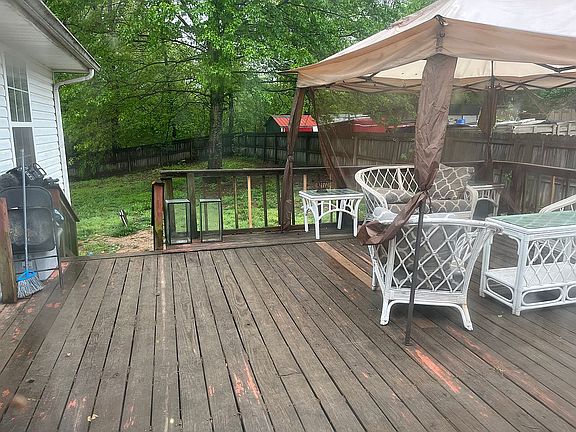 Large back deck off master