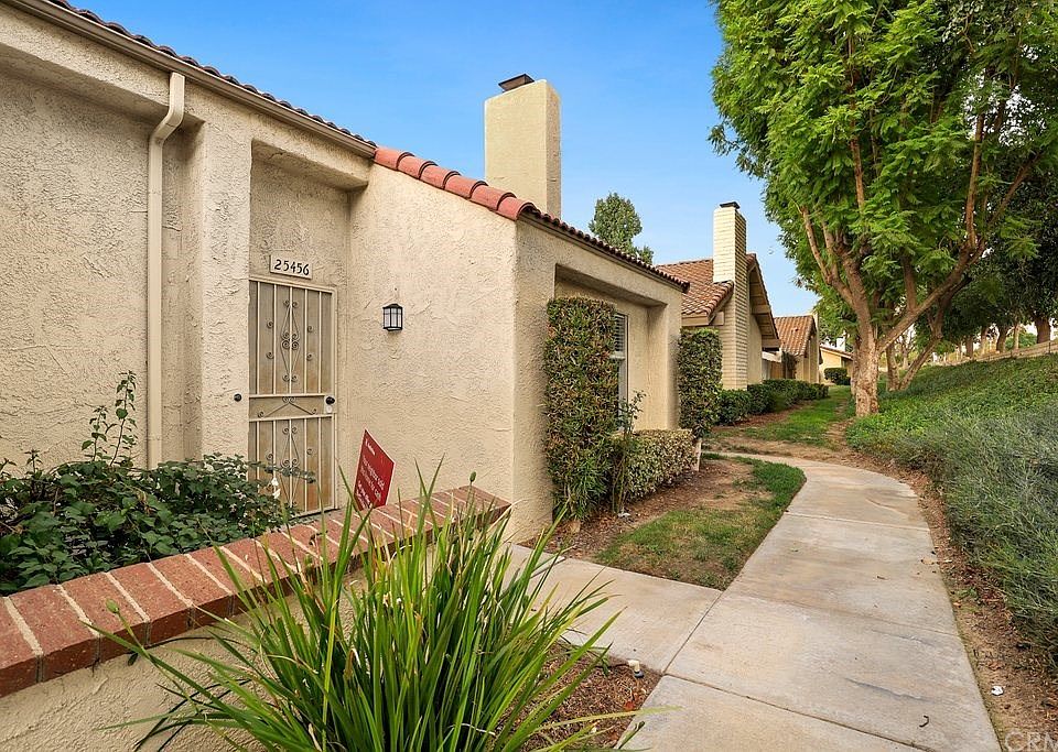 1st image of 25456 Lawton Ave