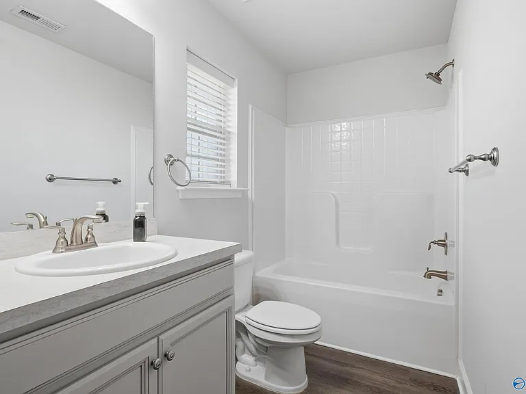 187 Abercorn Dr — Photo 16