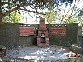 Bar-b-Que Entertaining area