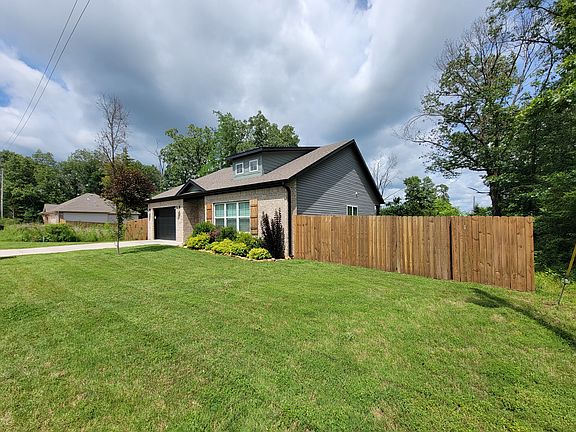 5th image of 17 Eastleigh Cir