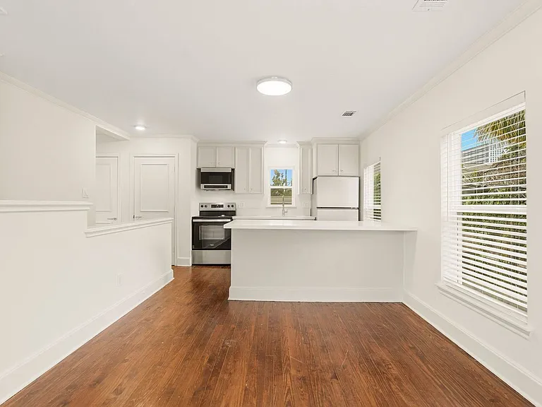 612 W Alabama St #1/2 — Photo 10