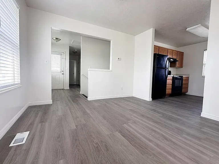 327 N 270 W — Photo 5