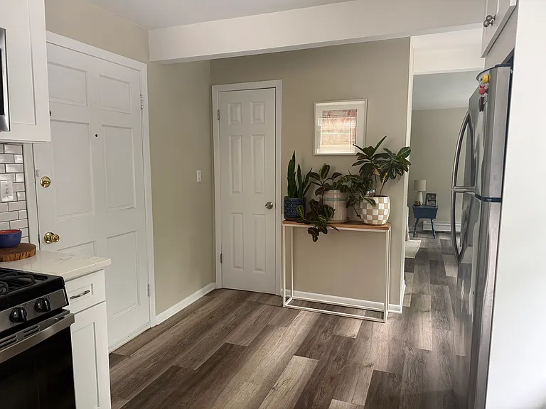 37 Edgemont Rd #2A — Photo 2