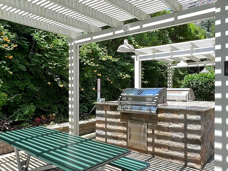 36 Hamilton Ave #5E — Photo 5