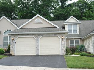 15 Red Leaf Ln, Lancaster, PA 17602