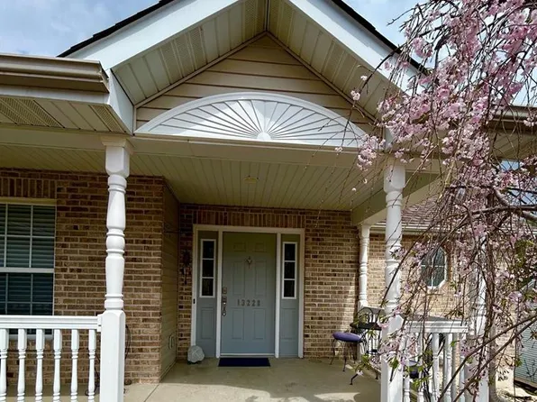 13228 Shady Green Dr, Saint Louis, MO 63128