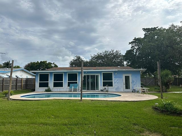 1st image of 4449 SW 35th Ave