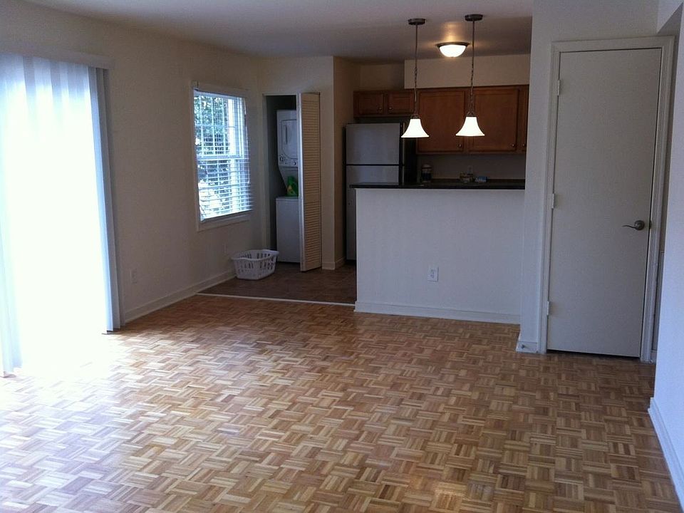1st image of 145 Yeardley Dr