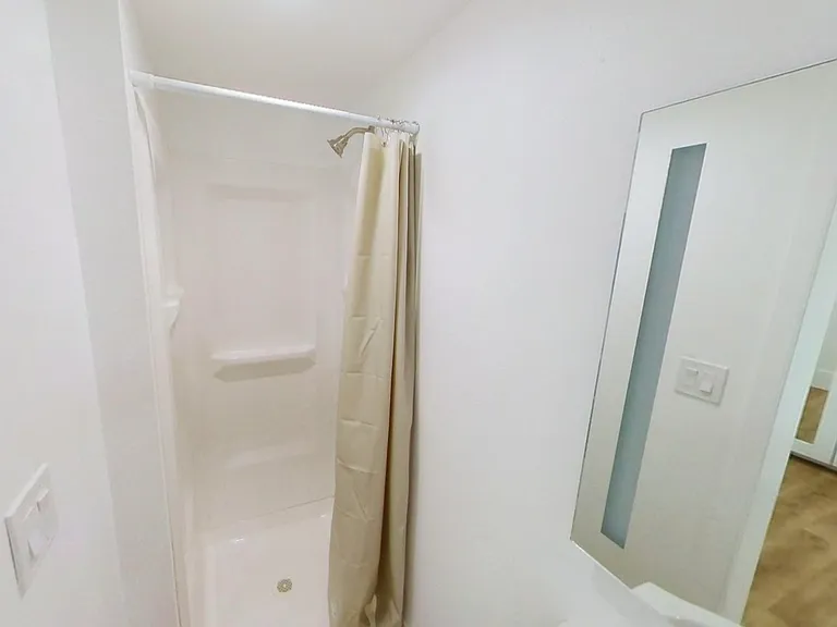 1607 W 35th Pl — Photo 15