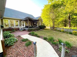 2702 King Arthur Ct SW, Decatur, AL 35603