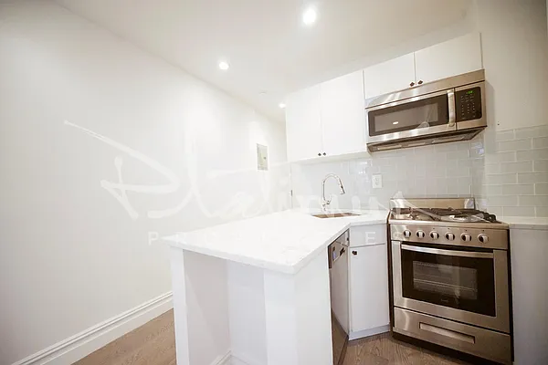 Rented by Platinum Properties | media 16