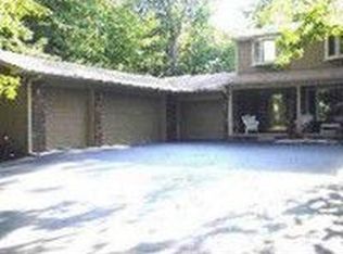 19162 Meridian Rd, Grosse Ile, MI 48138