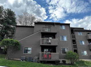 166 Old Brookfield Rd UNIT 15-4, Danbury, CT 06810