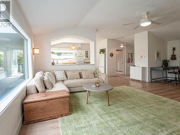 4th image of 1105 Primrose Ln