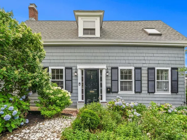14 Linden St, Marblehead, MA 01945