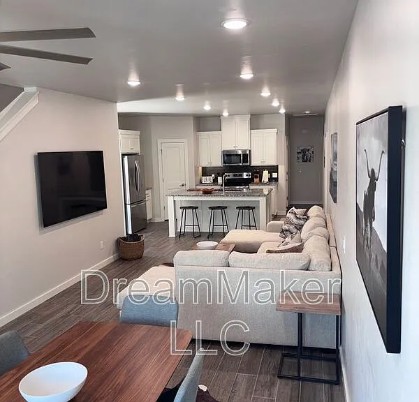 2819 Clifton Ter — Photo 4