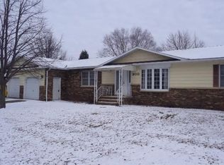 900 10th St NW, Waseca, MN 56093