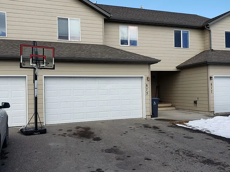 871-877 N River Rock Dr — Photo 4