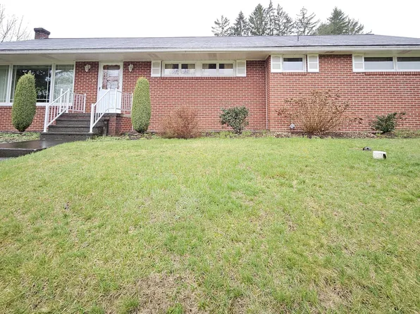 1040 Laurel Dr, Tyrone, PA 16686
