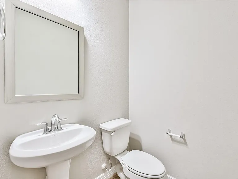8211 Chartres Wind Dr — Photo 17