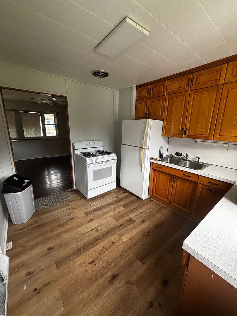 2 Bed 1 Bath Home for RENT — Photo 3