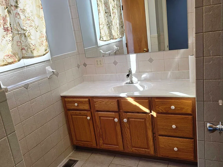 2509 W Euclid Ave — Photo 17